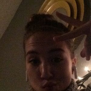 Meet your Posher, Elli